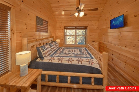 Luxury Cabin on the River with 2 King Bedrooms - Rushing Waters