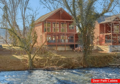 Luxurious Pigeon Forge Cabin on the River - Rushing Waters