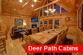 5 Bedroom cabin with Spacious Dining Room