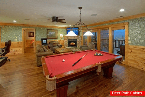 5 Bedroom with 2 Arcade Games and Pool Table - Majestic Point Lodge