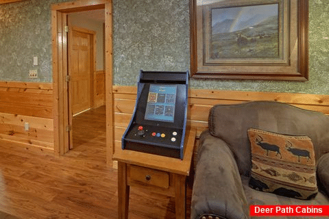 Luxury Gatlinburg Cabin with 2 Arcade Games - Majestic Point Lodge