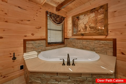Master Suite with Jacuzzi Tub - Hideaway Dreams