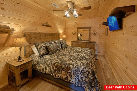Lower Level King Bedroom 4 Bedroom Cabin - Hideaway Dreams