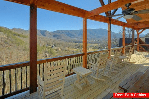 Spectacular Views 4 Bedroom Cabin with Rockers - Hideaway Dreams