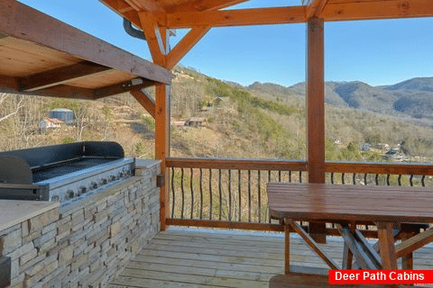 BBQ Grill with Spectacular Views - Hideaway Dreams