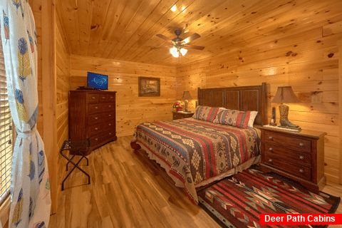 Luxury Cabin with King Bed Sleeps 18 - Crosswinds