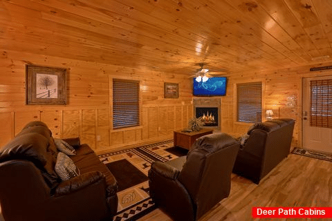 6 Bedroom Cabin with spacious living room - Bear Cove Lodge