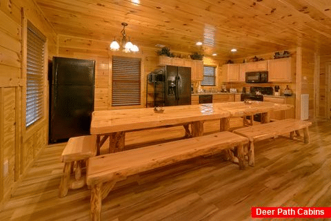 6 Bedroom cabin with dining room for 16 - Bear Cove Lodge