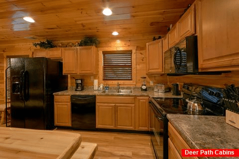 Cabin with 6 bedrooms and full size kitchen - Bear Cove Lodge