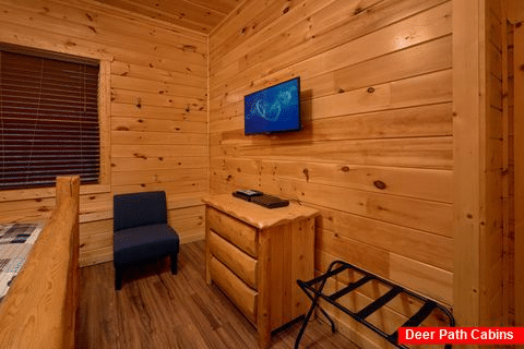 Pigeon Forge Luxury Cabin with 6 bedrooms - Bear Cove Lodge