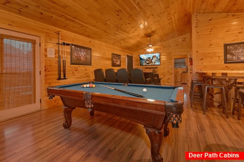 6 bedroom cabin with Pool table and theater area - Bear Cove Lodge