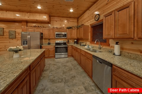 6 Bedroom Cabin with Fully Equipped Kitchen - Majestic Mountain Splash