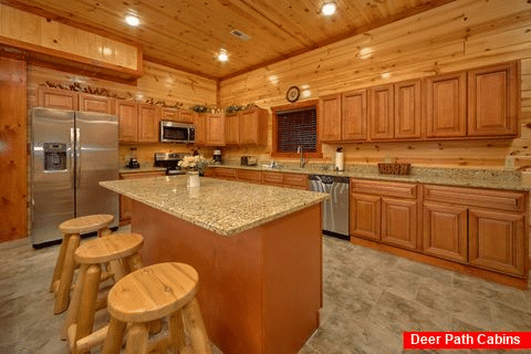 Luxury 6 Bedroom Cabin with Bar and Full Kitchen - Majestic Mountain Splash