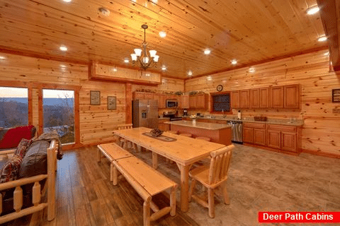 6 Bedroom Cabin with Dining Area - Majestic Mountain Splash