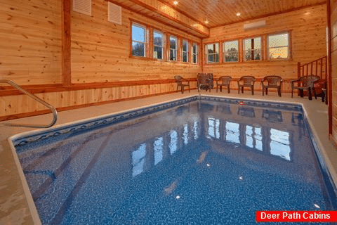 Private Pool in Pigeon Forge Sleeps 17 - Majestic Mountain Splash