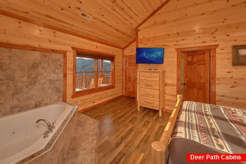 Master Bedroom with King Bed and Jacuzzi - Majestic Mountain Splash