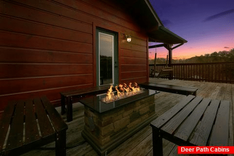 6 Bedroom cabin with Fire pit, hot tub and pool - Bear Cove Lodge
