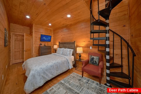 1 Bedroom Cabin with Private Hot Tub - Bear Heaven