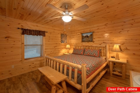 Gatlinburg Cabin with King Bedroom Sleeps 17 - Bar Mountain