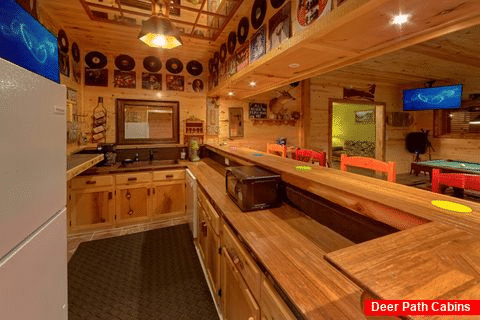 Unique Cabin with Large Bar and 2 Kitchens - Bar Mountain