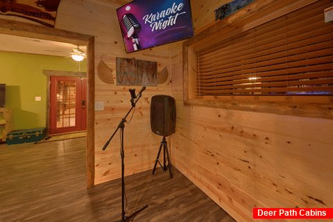 Unique Cabin in Gatlinburg with Karaoke - Bar Mountain