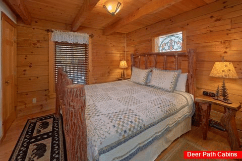 1 Bedroom Cabin with King Bed and TV - Aah Rocky Top