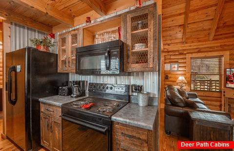 Fully Equipped Kitchen 2 Bedroom Cabin - Tin Pan Alley