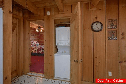 Rustic cabin with washer and dryer - Hillbilly Deluxe