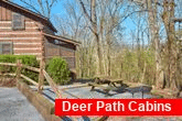 2 bedroom cabin with Picnic table and Grill