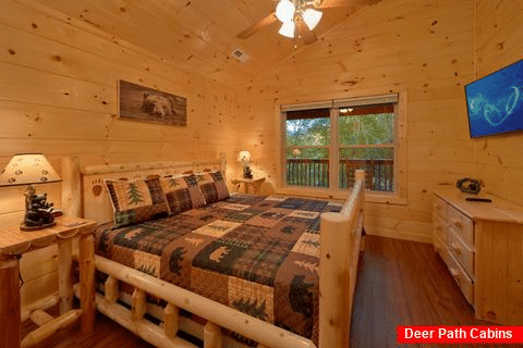 Large Master Bedroom with King Bed and Cable TV - Almost Paradise