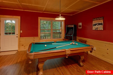 Luxury 3 Bedroom Cabin with Pool Table - Almost Paradise