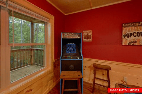 Pigeon Forge 3 Bedroom Cabin with Arcade - Almost Paradise