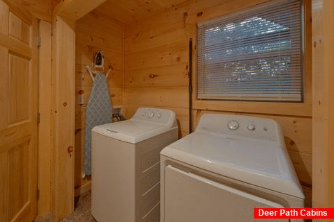 Spacious 3 Bedroom Cabin with Washer and Dryer - Almost Paradise