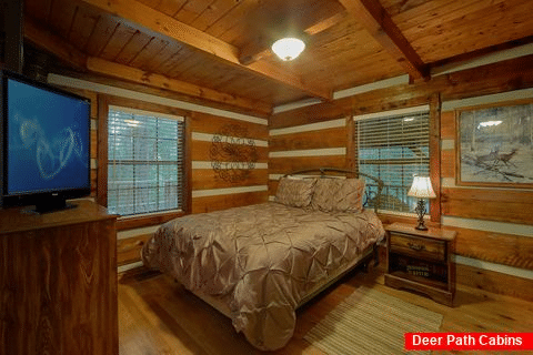 Main Floor Bedroom 2 Bedroom Cabin - Two Cubs Den