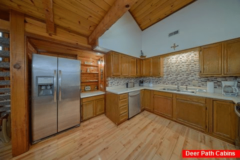 Large Open Kitchen 3 Bedroom Gatlinburg Cabin - Emerald View