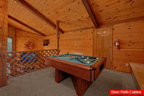 3 Bedroom Cabin with Pool Table in Loft - Emerald View