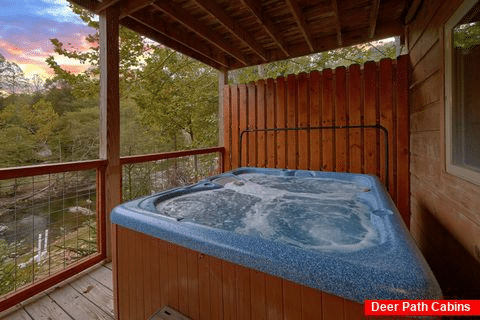 Private Hot Tub overlooking the River at cabin - River Paradise