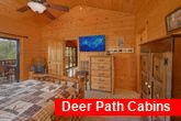 4 bedroom cabin with 2 Master Bedrooms on main
