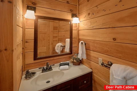 4 Bedroom cabin Rental with 3 Master Baths - Hillbilly Hideaway