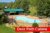 4 Bedroom cabin with Resort Swimming Pool Access
