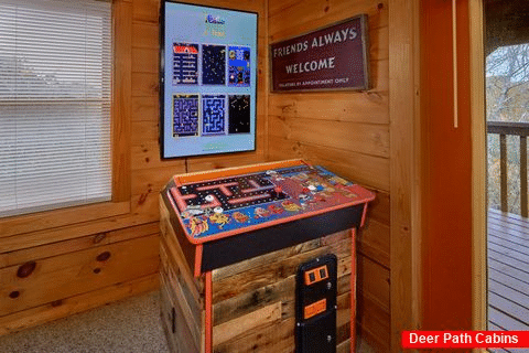 5 Bedroom Cabin with Arcade Sleeps 12 - Big Bear Lodge