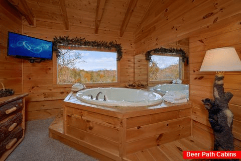 Master Bedroom with King Bed and Jacuzzi - Big Bear Lodge