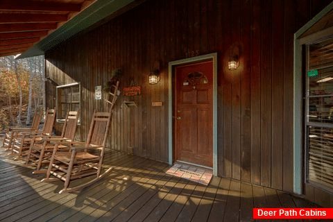 4 Bedroom Cabin with Covered Front Porch - Adventure Lodge Gatlinburg