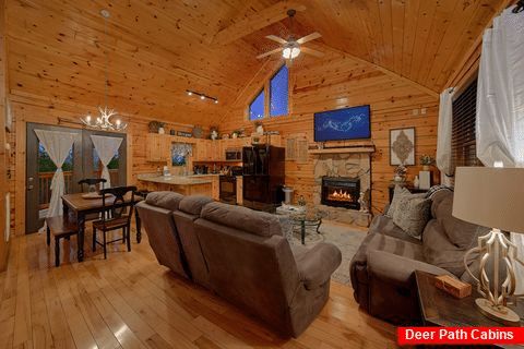 Living room with fireplace in 2 bedroom cabin - Autumn Breeze