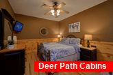Pigeon Forge 2 bedroom cabin with king bedroom