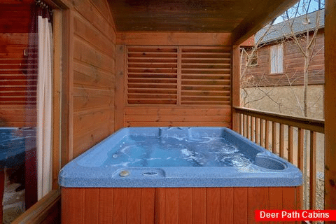 1 Bedroom Cabin with Private Hot Tub - Saw'n Logs