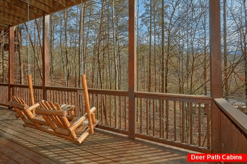 Pigeon Forge Cabin with Porch Swing Sleeps 12 - Major Oaks