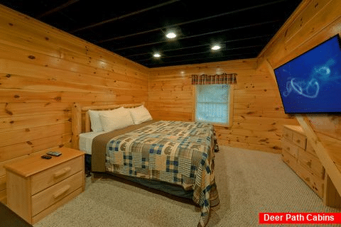 Bedroom with King Bed, Flatscreen TV, and WiFi - Smoky Hilltop