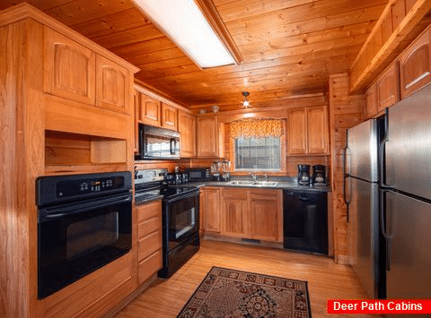 Cabin with double ovens and 2 Refrigerators - Great Aspirations