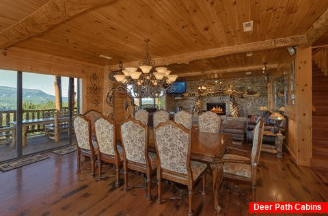 Premium 5 bedroom cabin with Dining Room - Majestic Peace